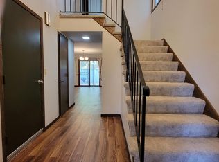 925 Monterey Ct N, Shoreview, MN 55126