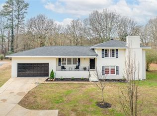 711 Glenn Carrie Rd, Hull, GA 30646