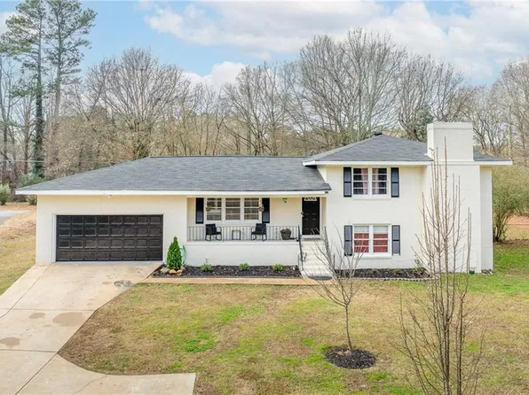 711 Glenn Carrie Rd, Hull, GA 30646