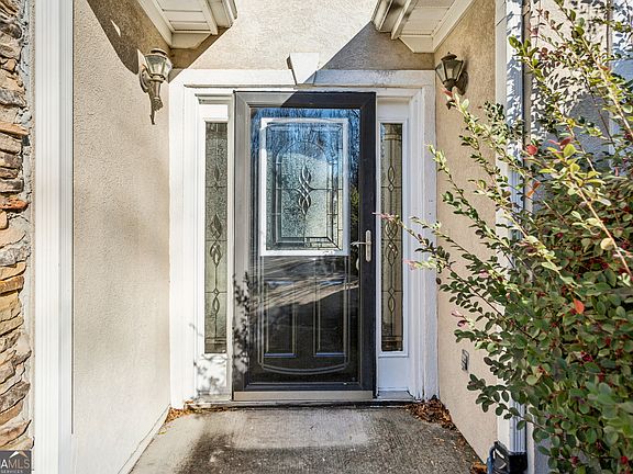 3rd image of 3025 Vineyard Way SE