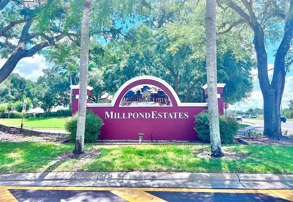 2 bed, 1.0 bath, 925 sqft, $1,570 — Photo 2