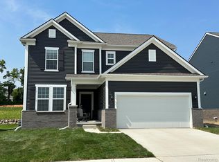 814 Kuss Dr, Saline, MI 48176