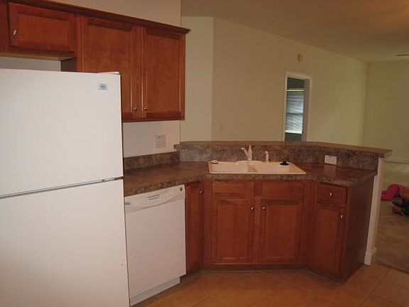 5th image of 818 Greystone Ct