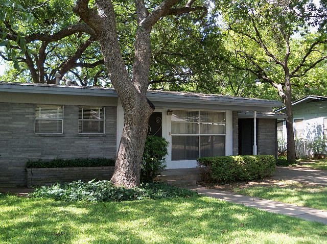 1st image of 113 Beverly Dr