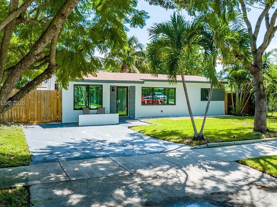 3360 NE 12th Ter