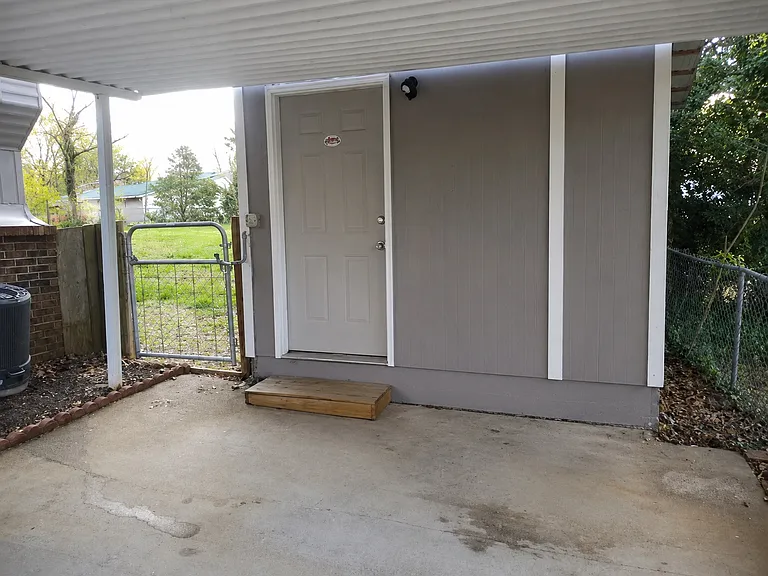 115 Ridgeway Ct — Photo 4