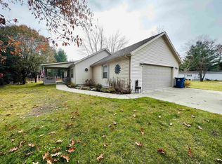 2996 W River Dr, Gladwin, MI 48624