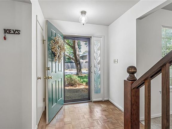 4th image of 188 Abbey Ct