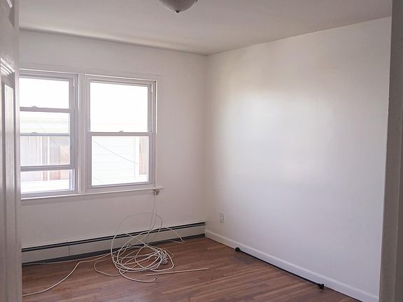 3rd image of 86 Garden Dr #86