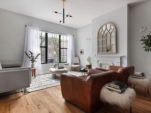 2nd image of 41 Weirfield St Floor 1