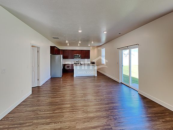 4th image of 2032 E Silverado Ln