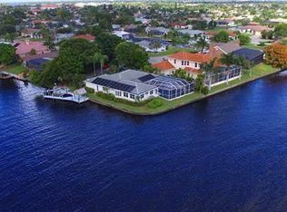 2071 SE 28th St, Cape Coral, FL 33904
