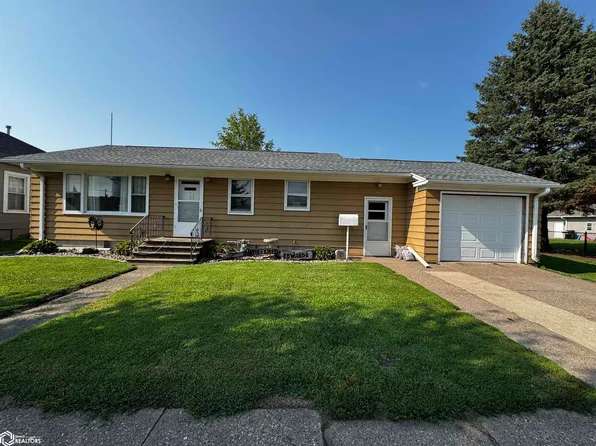 926 Isett Ave, Wapello, IA 52653