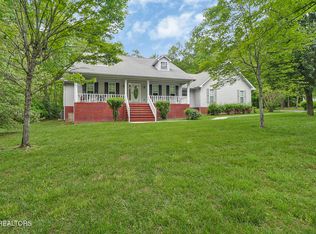121 Laurelwood Ln, Crossville, TN 38555