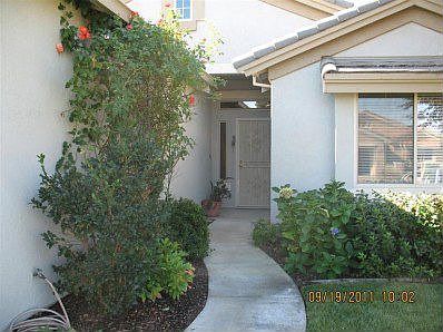 2nd image of 979 Castleberry Ln
