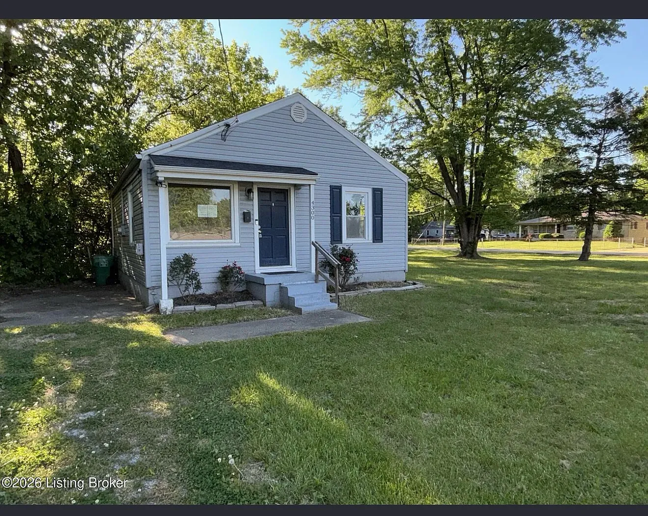 2 bed, 693 sqft, $1,300 — Photo 2