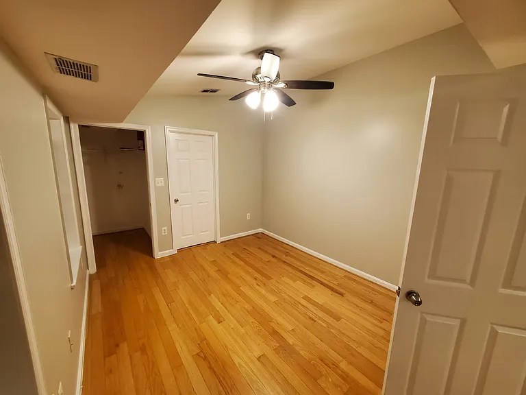 1430 Light St — Photo 8