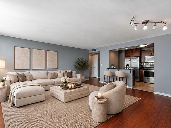 5th image of 6301 N Sheridan Rd APT 16C