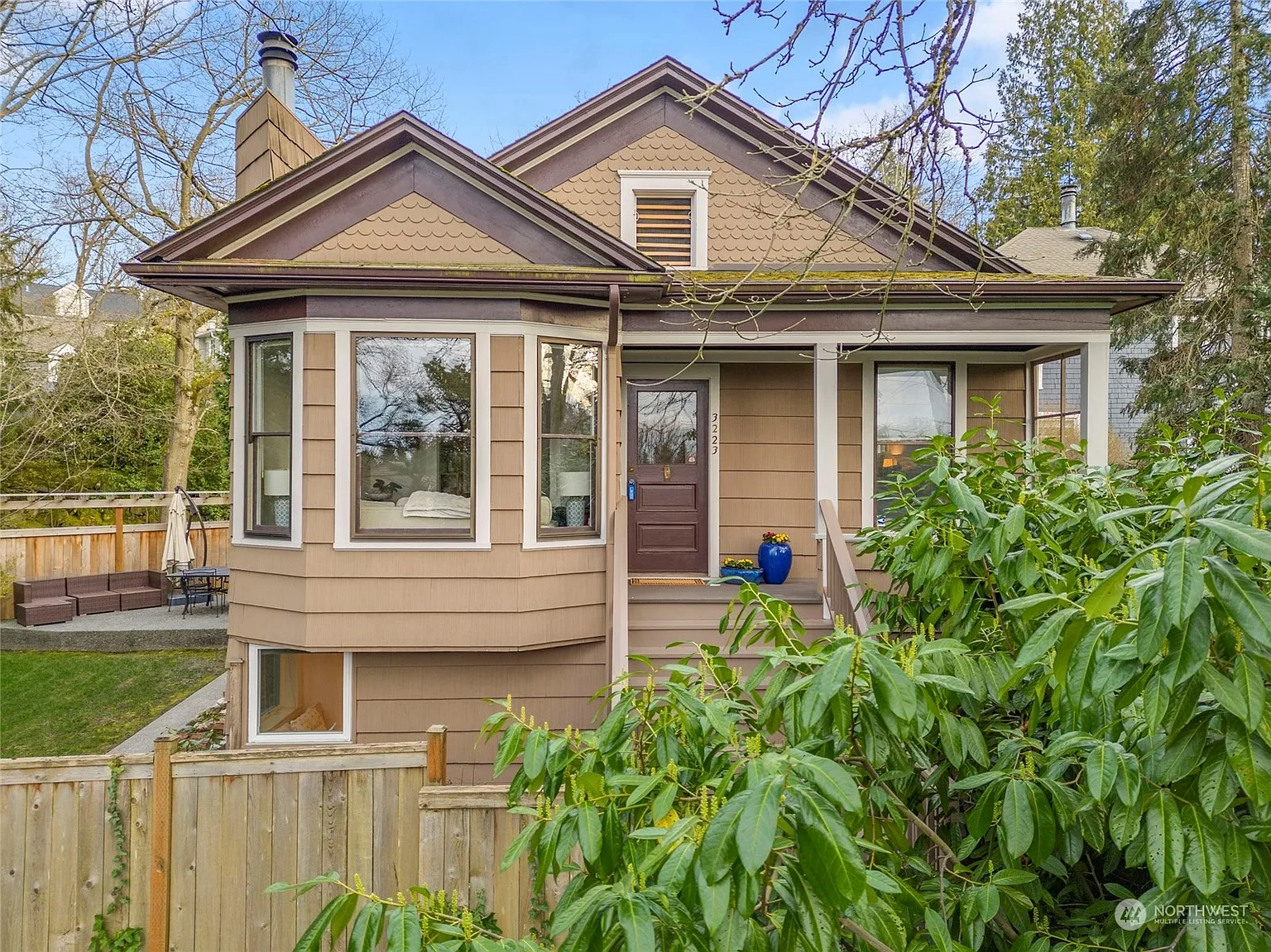 3223 E Madison Street photo 1