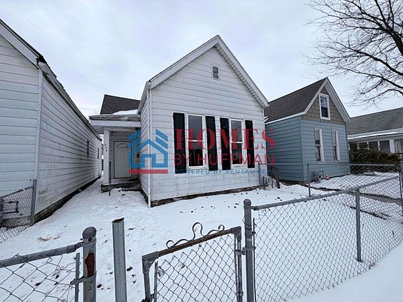 2nd image of 1304 Oakley St
