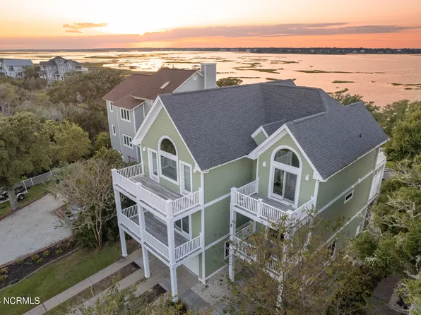 112 Dunes Court, Surf City, NC 28445