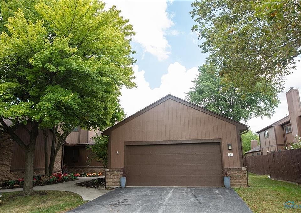 1st image of 2 Kingsview Dr