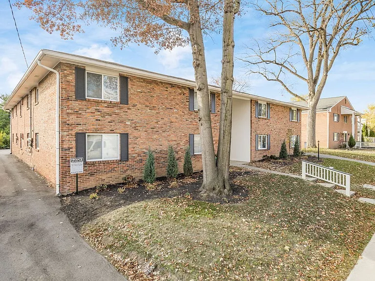 639 Riverview Dr #8 — Photo 14