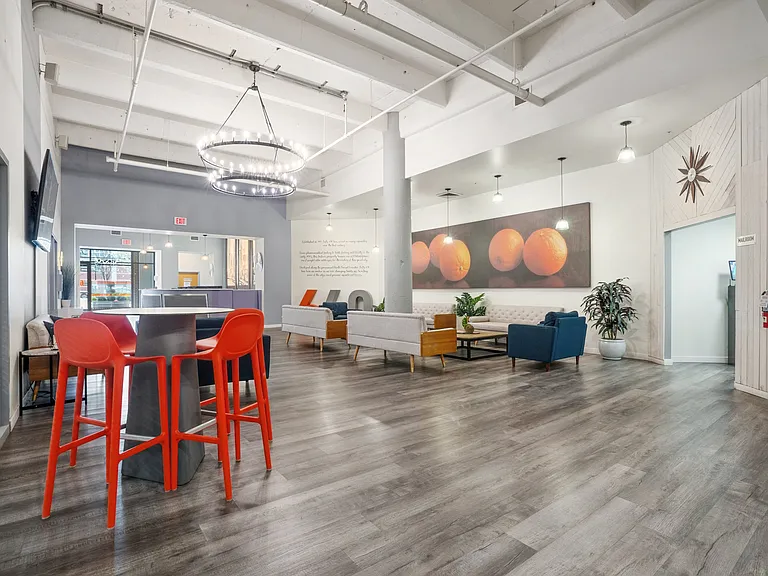 Lofts 640 — Photo 1