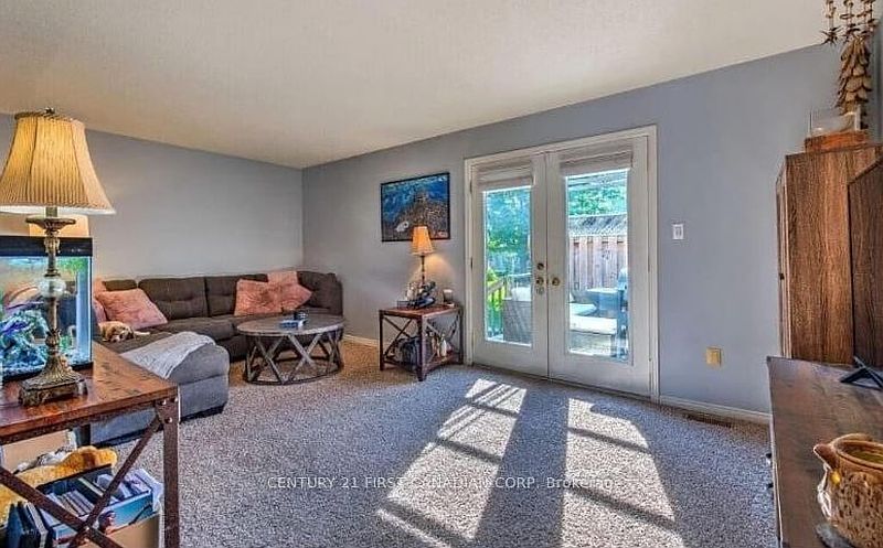 London Townhouse for rent - 3 Bedrooms — photo 2