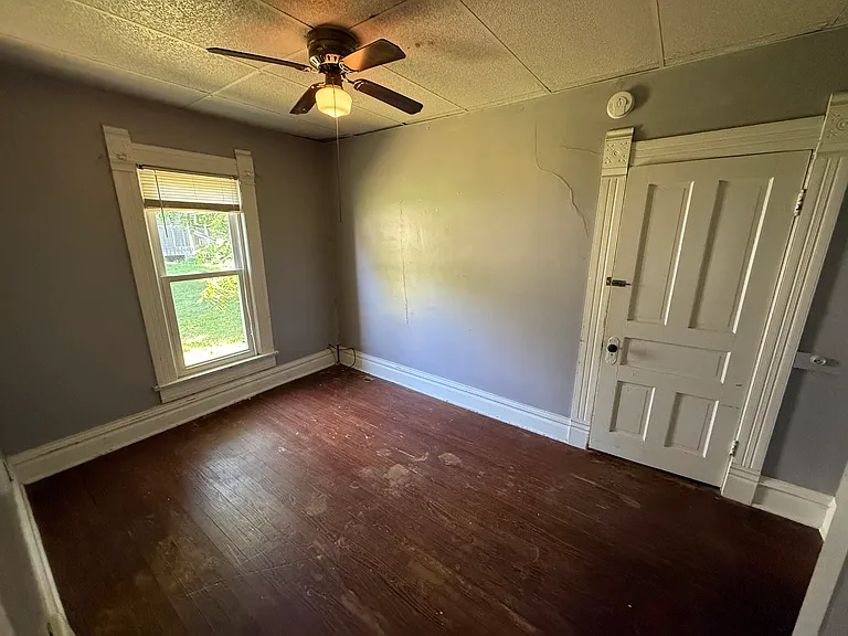 715 N Mulberry St — Photo 10