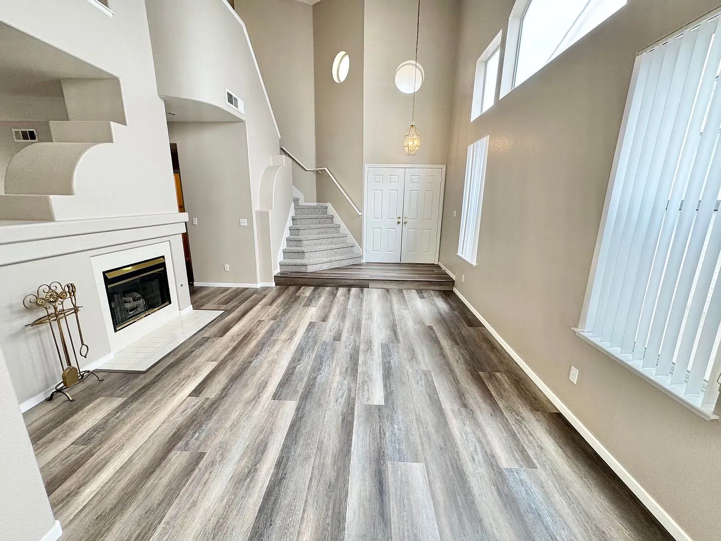 Beautiful 4 Bedroom, 2.5 Baths Home In Summerlin!! — Photo 2