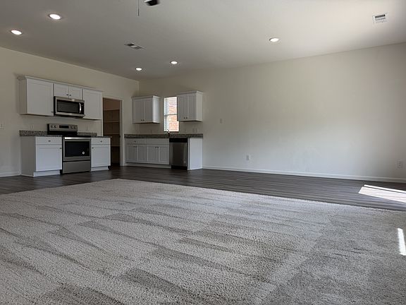 5th image of 684 Crestridge Dr