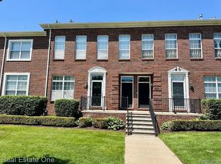 43087 Strand Dr, Sterling Heights, MI