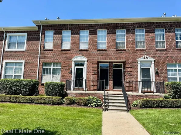 43087 Strand Dr, Sterling Heights, MI 48313