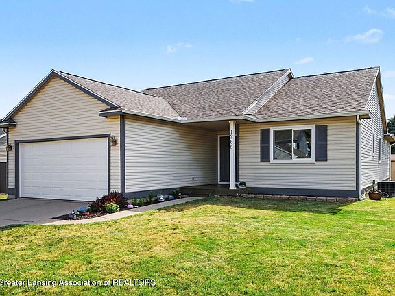 3rd image of 1266 Sumac Ln