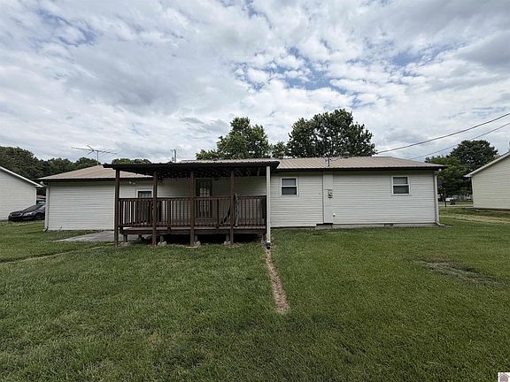 2nd image of 471 Golden Meadow Ln