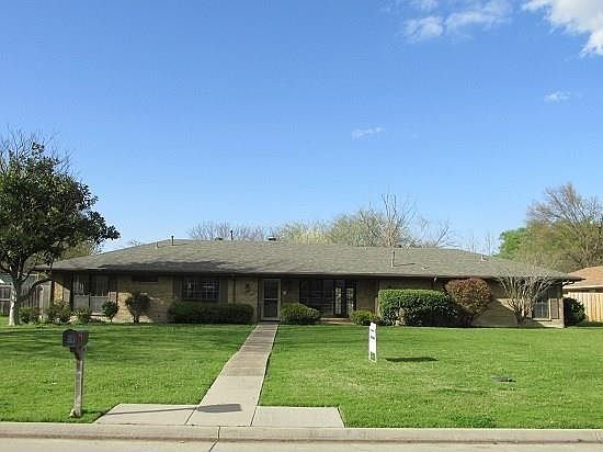 1st image of 107 Ashe Bend Dr