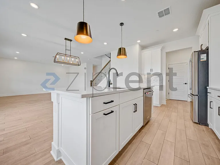 534 Sun Chaser Dr — Photo 6