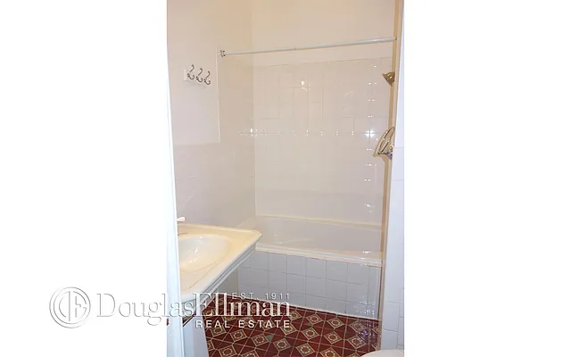 Rented by Douglas Elliman | media 14