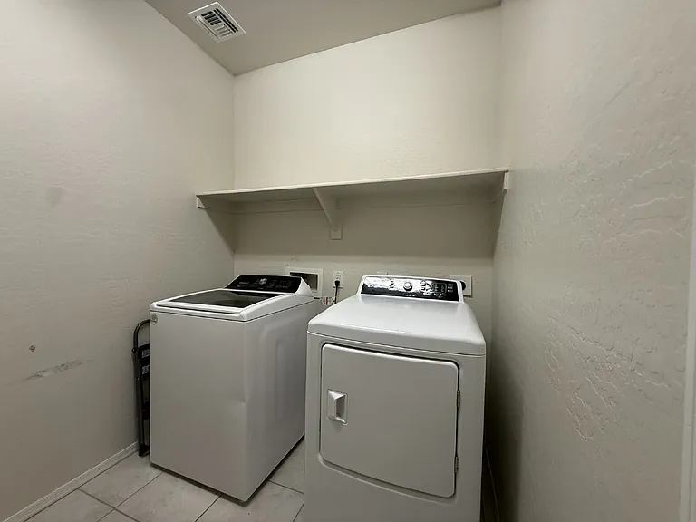 30187 W Avalon Dr — Photo 7