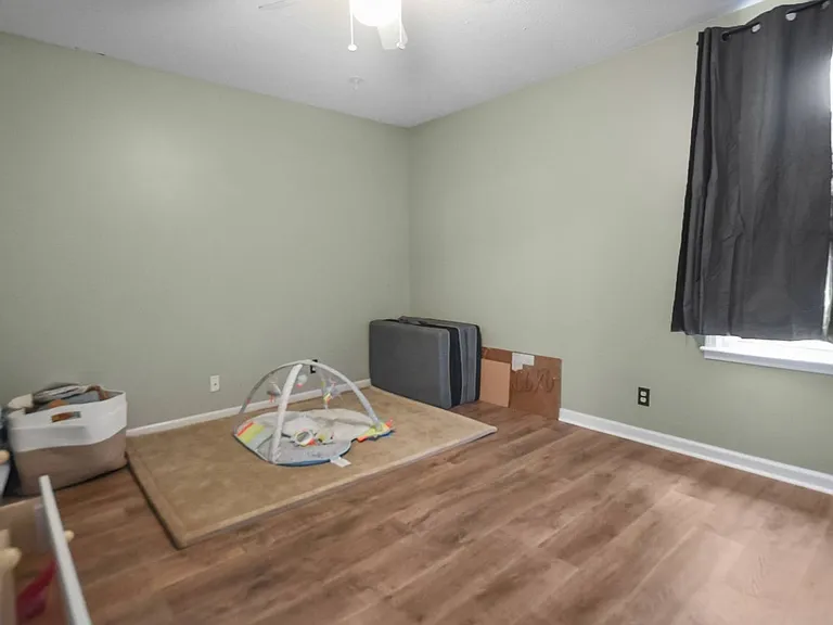506 Brentwood Cir — Photo 15