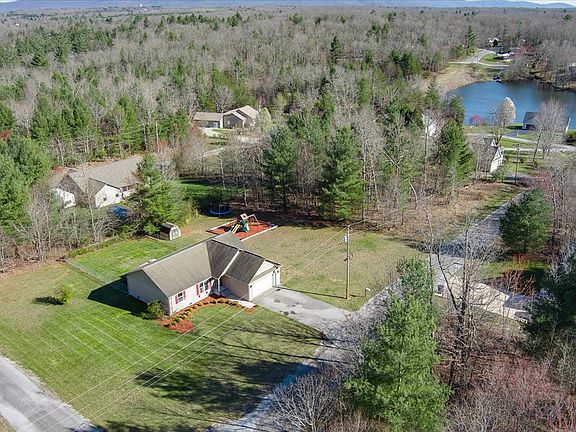 2nd image of 837 Arapaho Dr