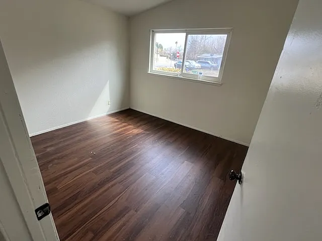 471 E Nugent St — Photo 10