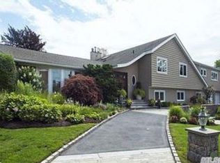 983 Wateredge Pl, Hewlett, NY 11557