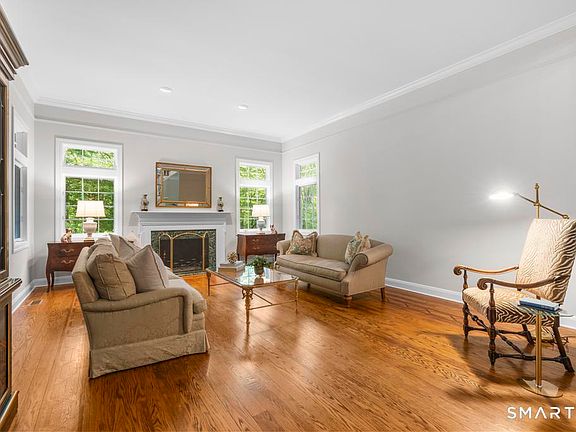 5th image of 324 Nod Hill Road