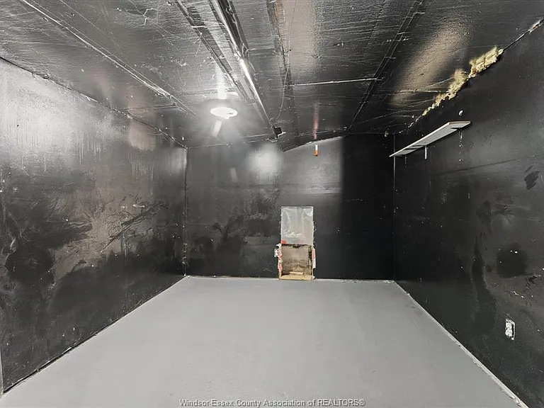 1533 Alexis Rd — Photo 26