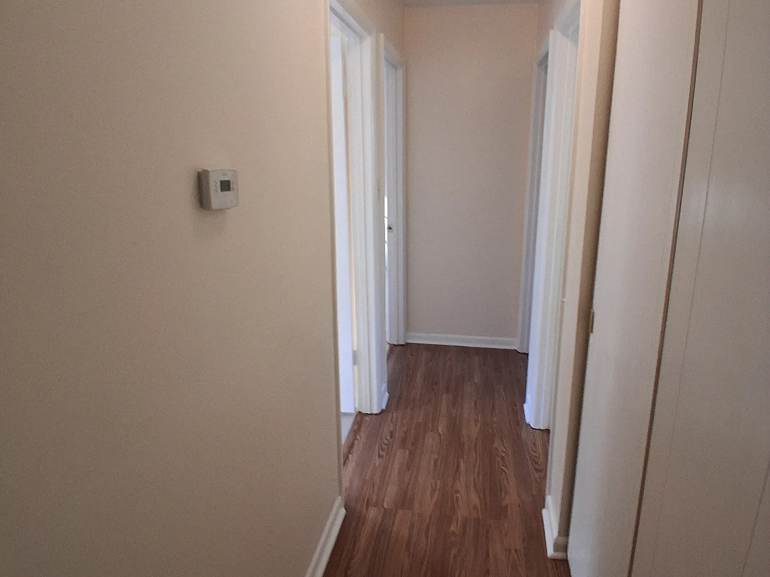 3 bed, 1000 sqft, $1,500 — Photo 1