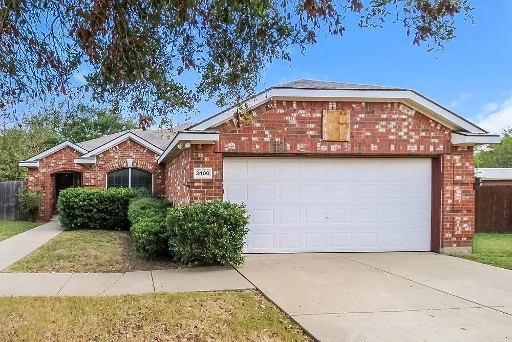 3 bed, 2.0 bath, 1356 sqft, $1,980 — Photo 1