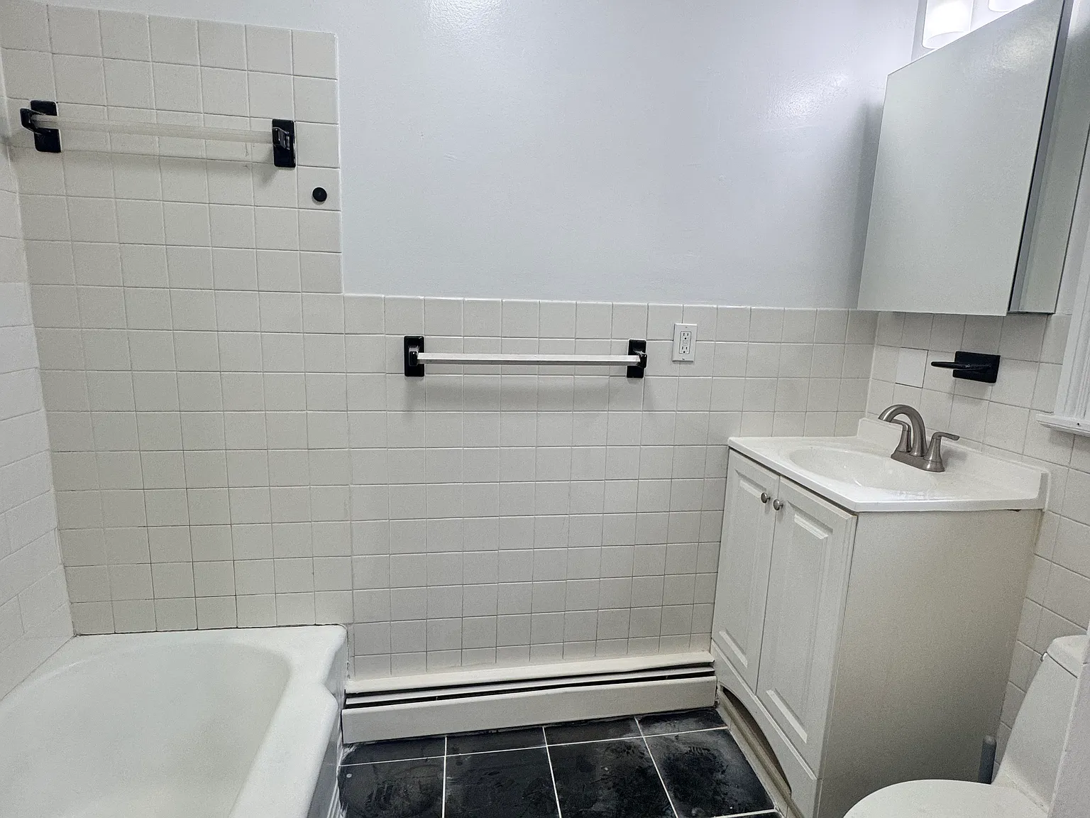 416 Bloomfield Ave — Photo 3