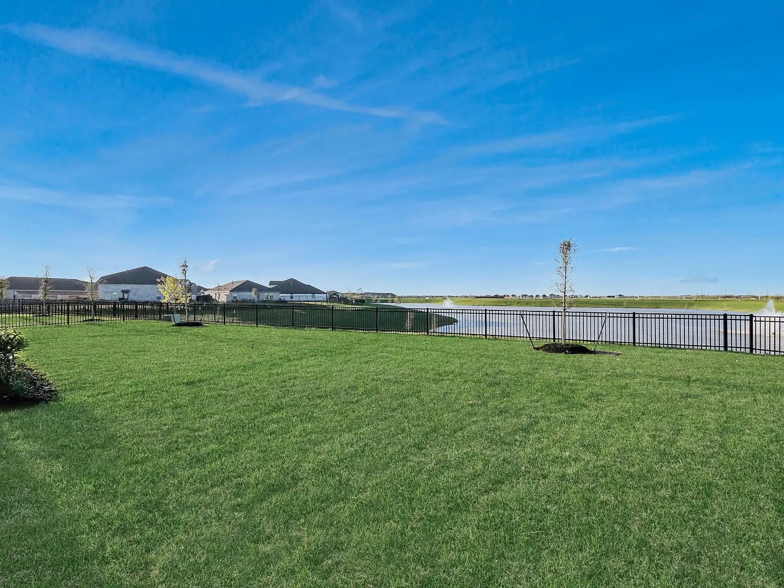 4 bed, 2.0 bath, 1670 sqft, $2,350 — Photo 4